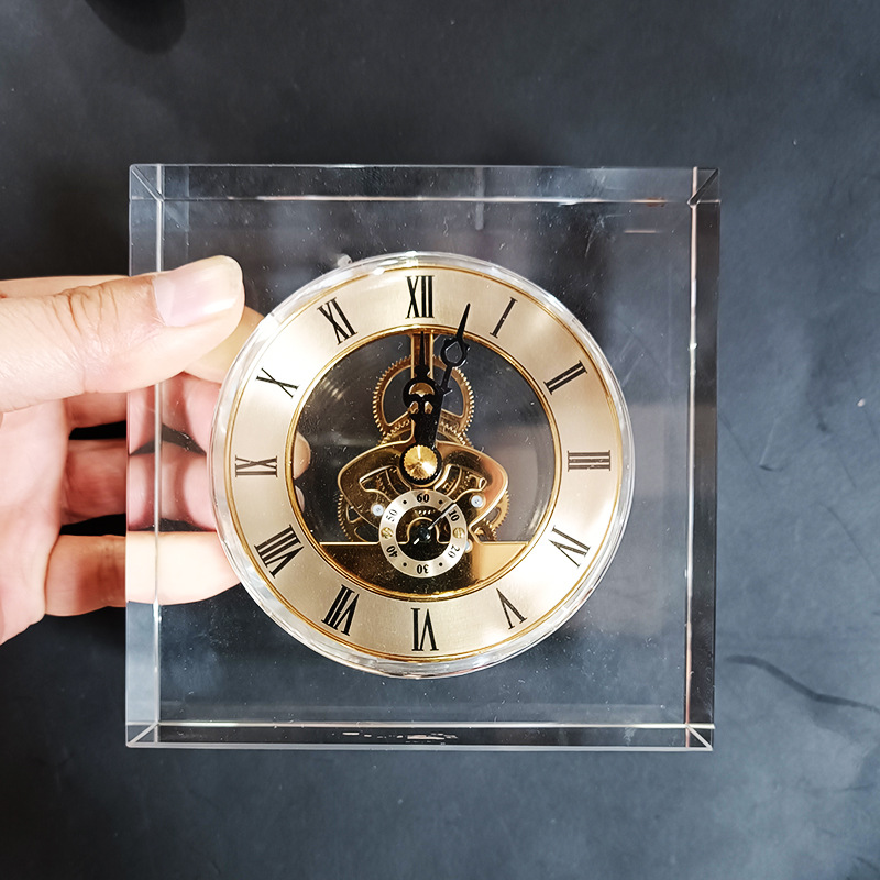 Crystal Silent Table Clock Lux - огляд і ціна Accessories For Your Gaming Room